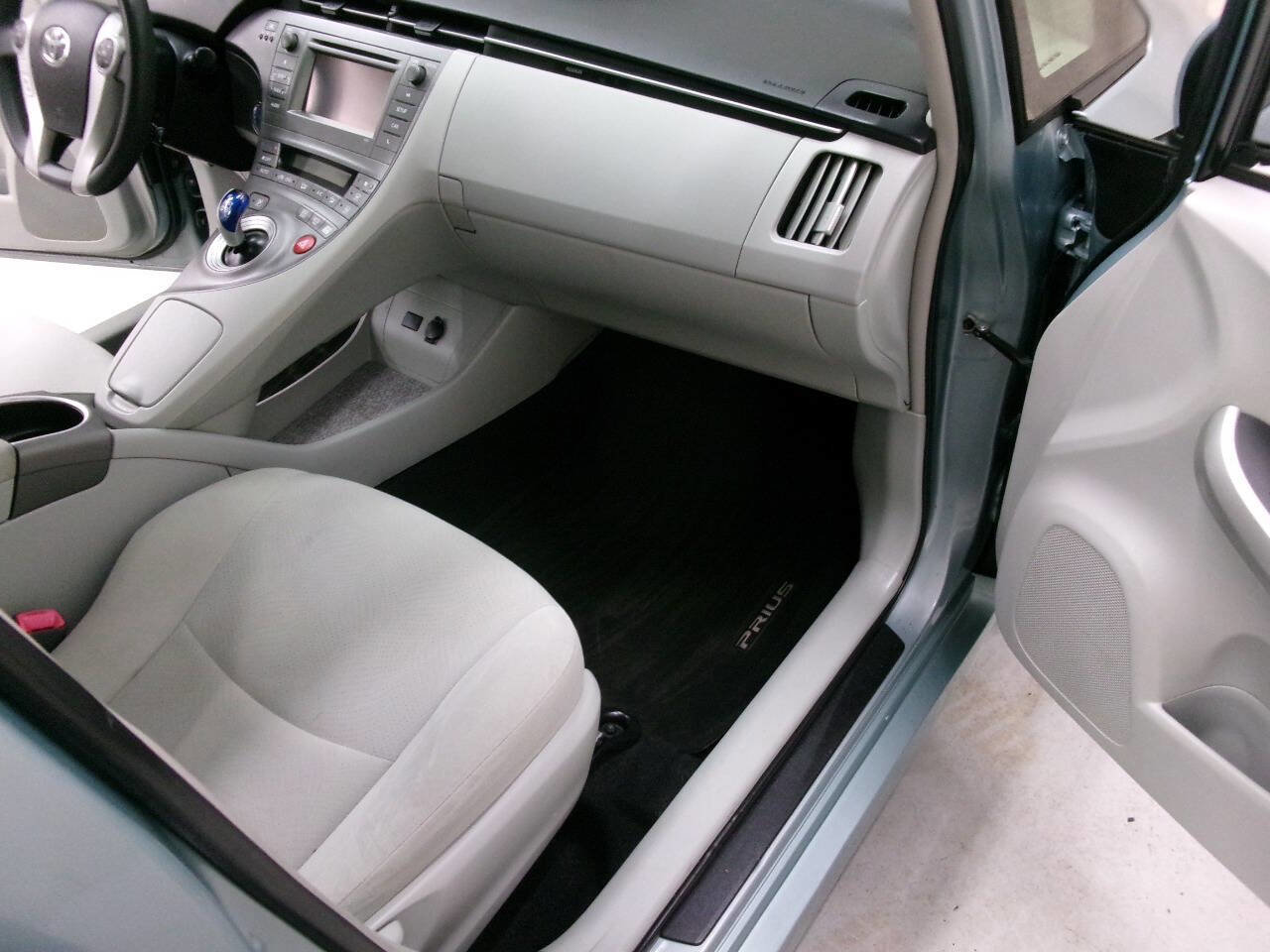 Used 2013 Toyota Prius Two image 24