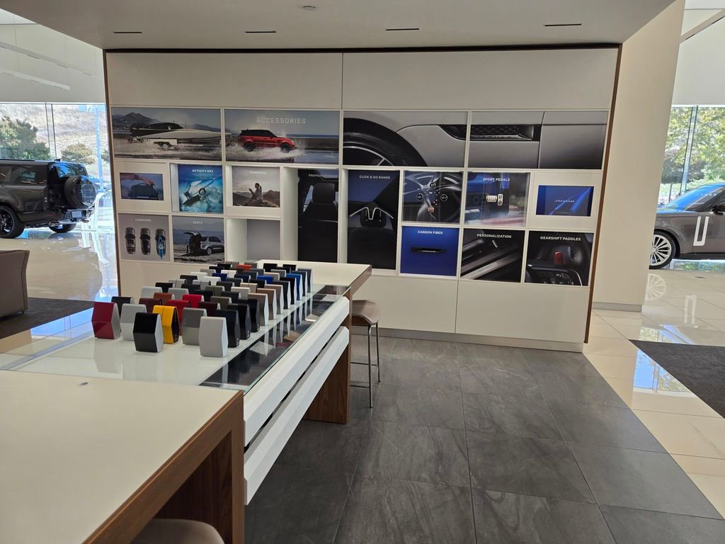 New 2026 Land Rover Defender 110 X-Dynamic SE image 29