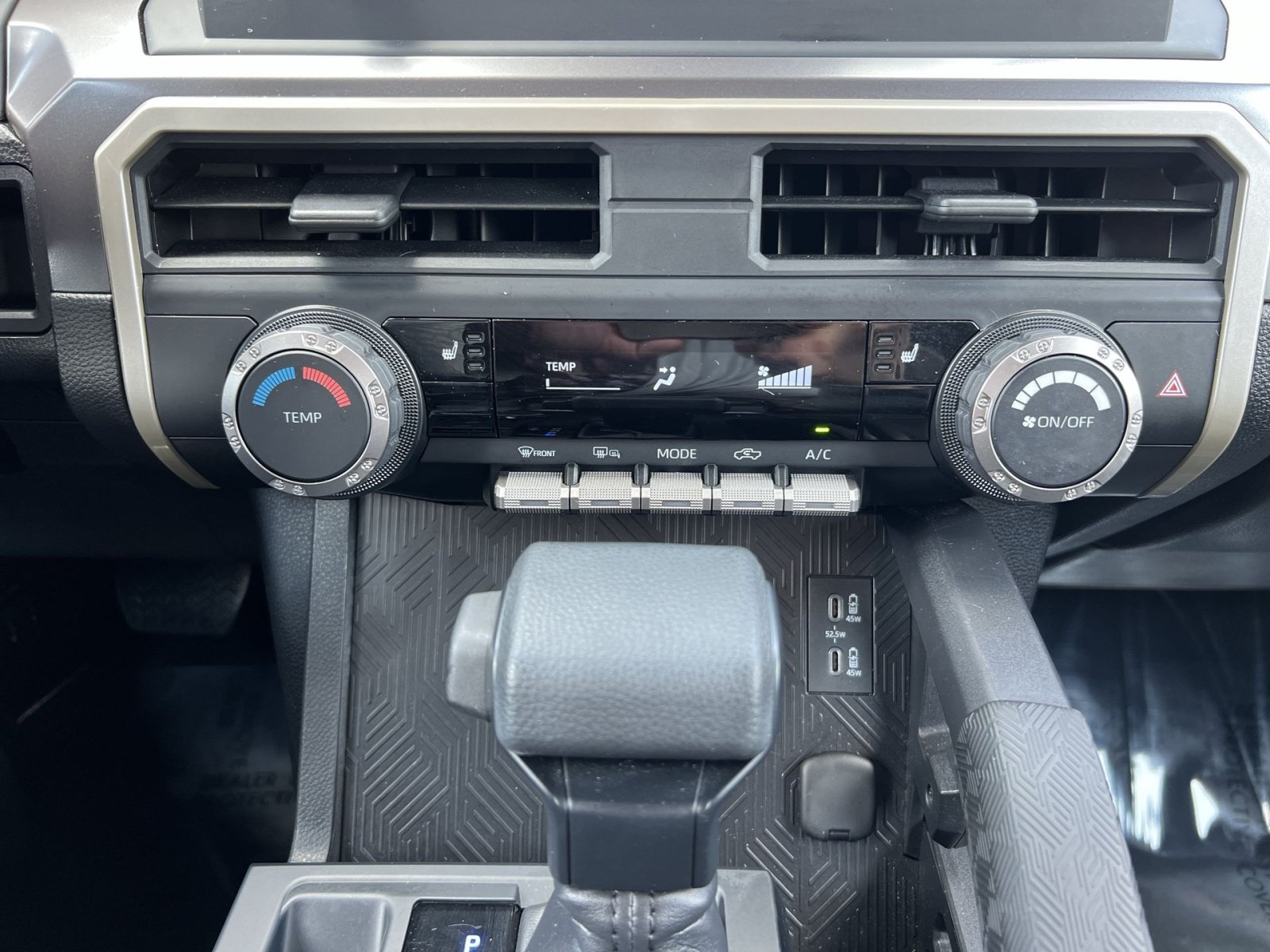 Used 2025 Toyota Tacoma SR5 AWD/4WD image 19