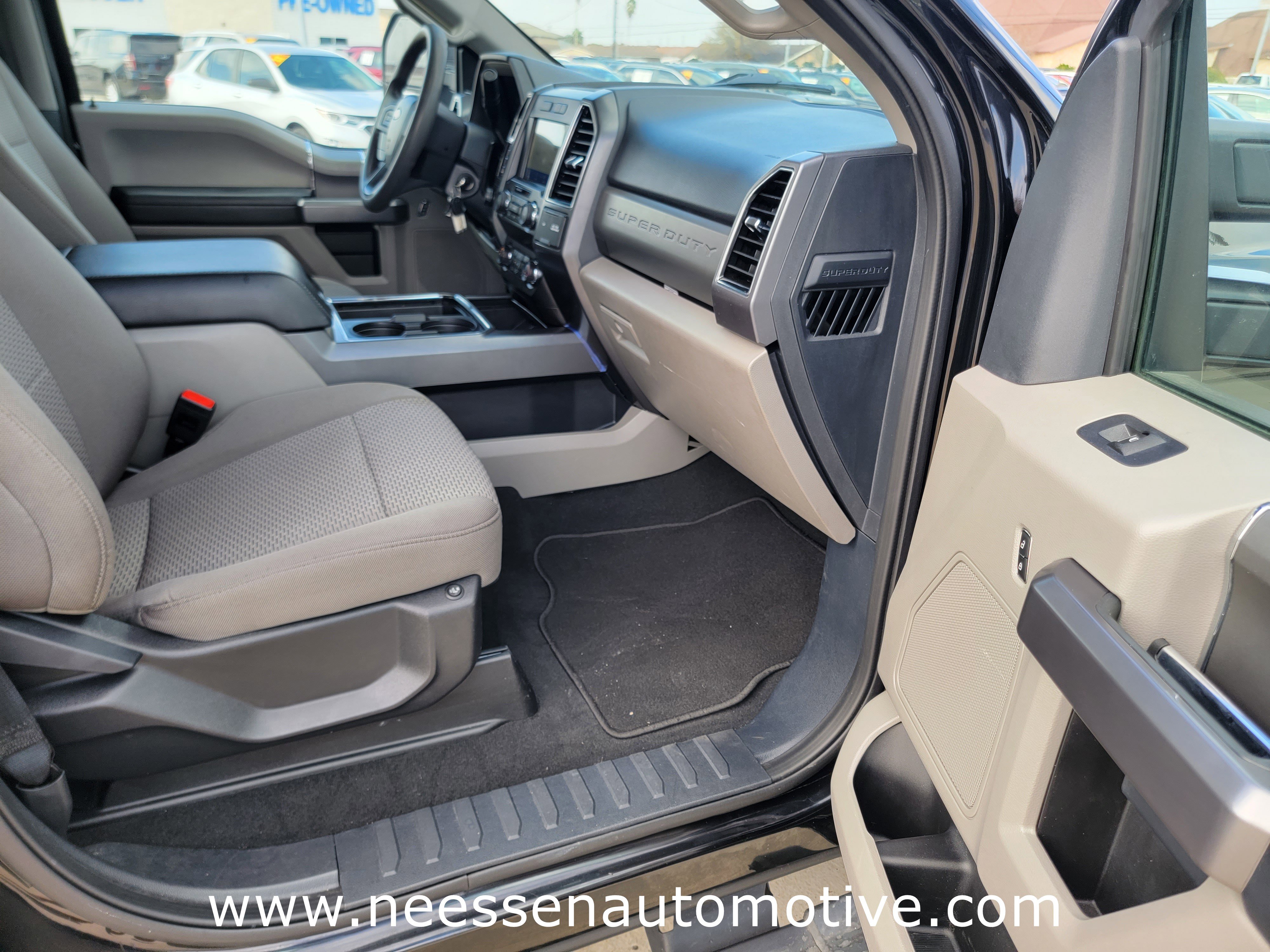 Used 2022 Ford F250 XLT w/ Black Appearance Package image 12