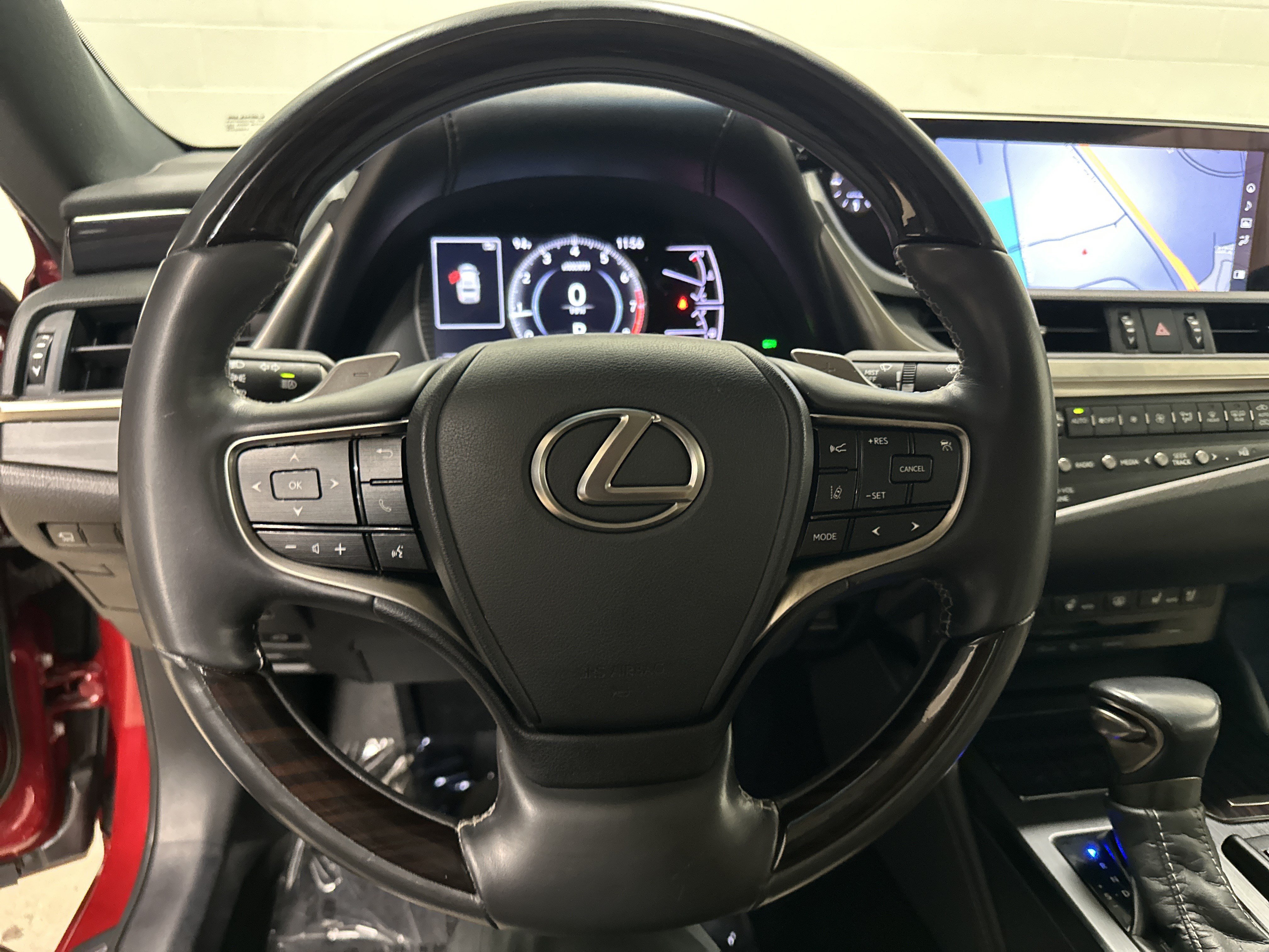 Used 2020 Lexus ES 350 Luxury w/ Accessory Package FWD image 18