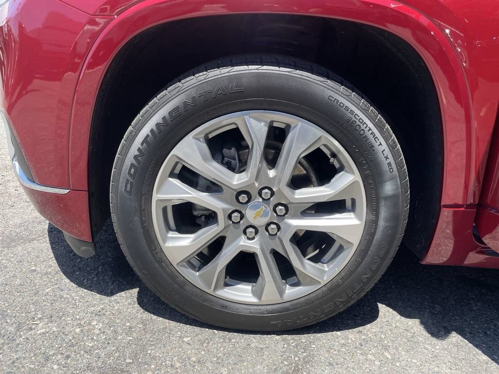 Used 2021 Chevrolet Traverse Premier w/ LPO, 'HIT The Road' Package AWD/4WD image 11