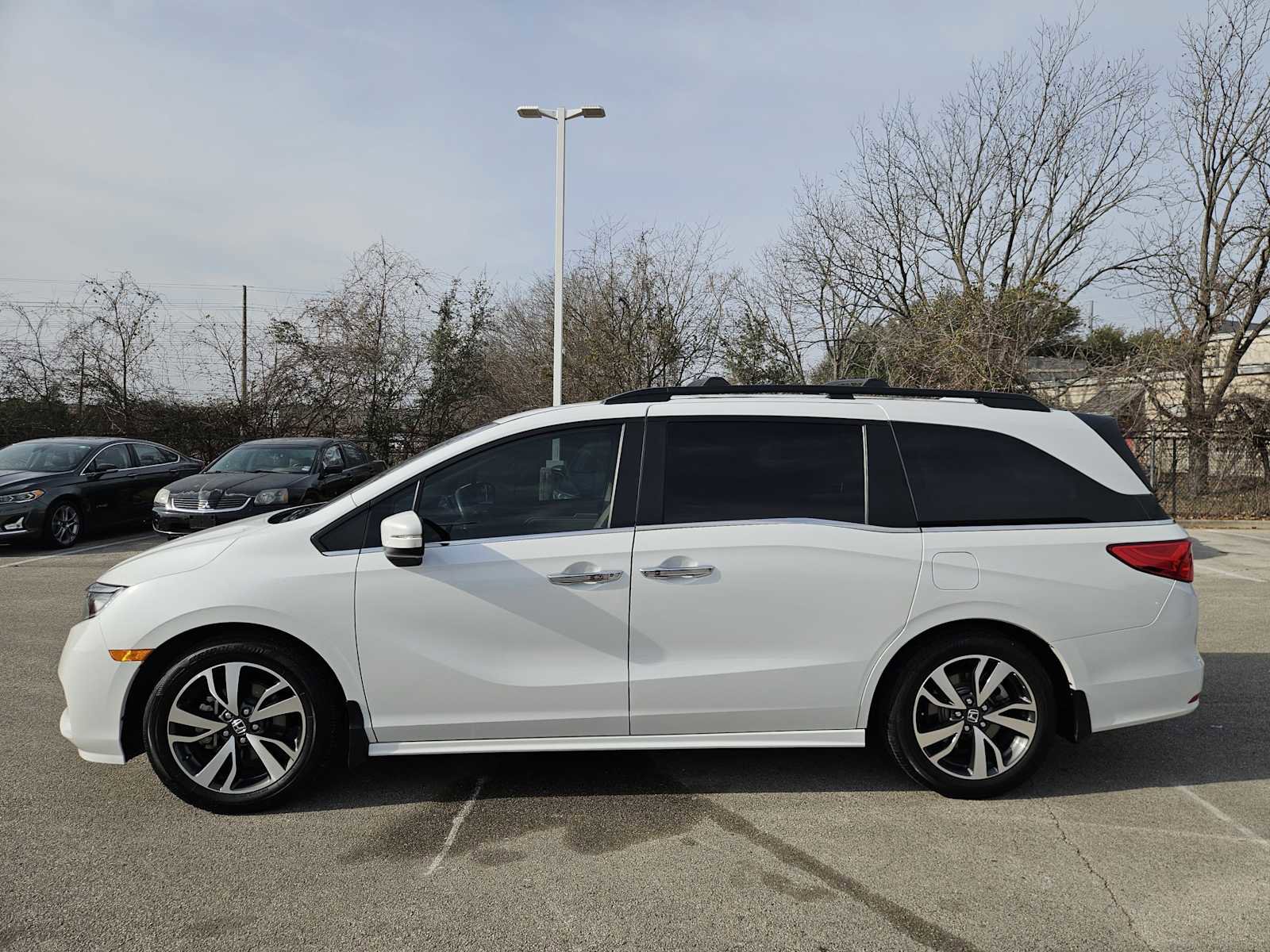 Used 2023 Honda Odyssey Touring image 4