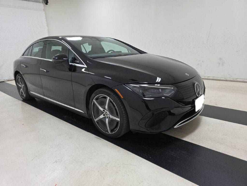 Used 2023 Mercedes-Benz EQE 500 4MATIC Sedan w/ Exclusive Trim Package image 3