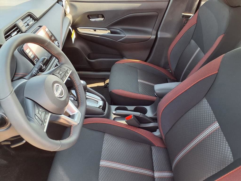 New 2025 Nissan Versa SR w/ Trunk Package image 14