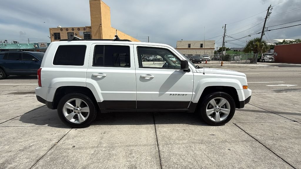 Used 2017 Jeep Patriot Latitude FWD image 15