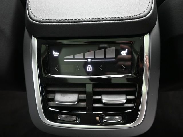 Used 2024 Volvo XC90 B6 Plus w/ Protection Package Premier image 33