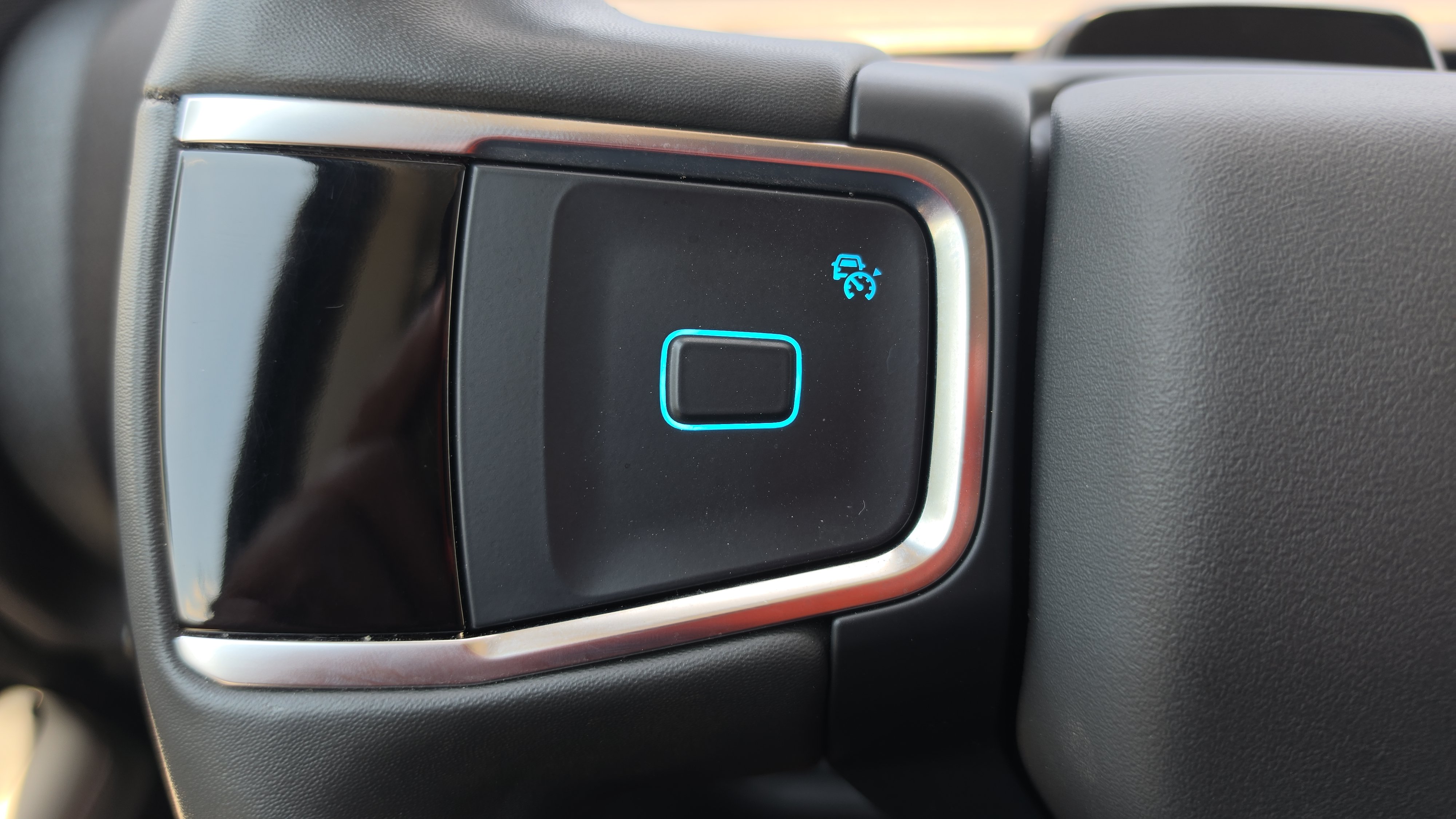 Used 2025 Ford Expedition Active RWD image 13