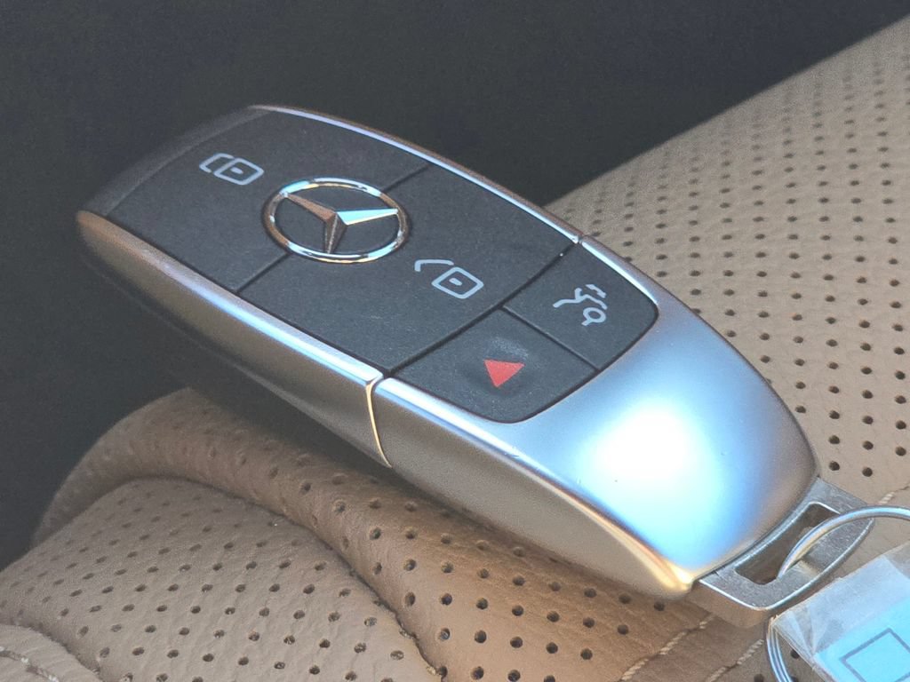 Used 2024 Mercedes-Benz GLE 350 4MATIC image 38
