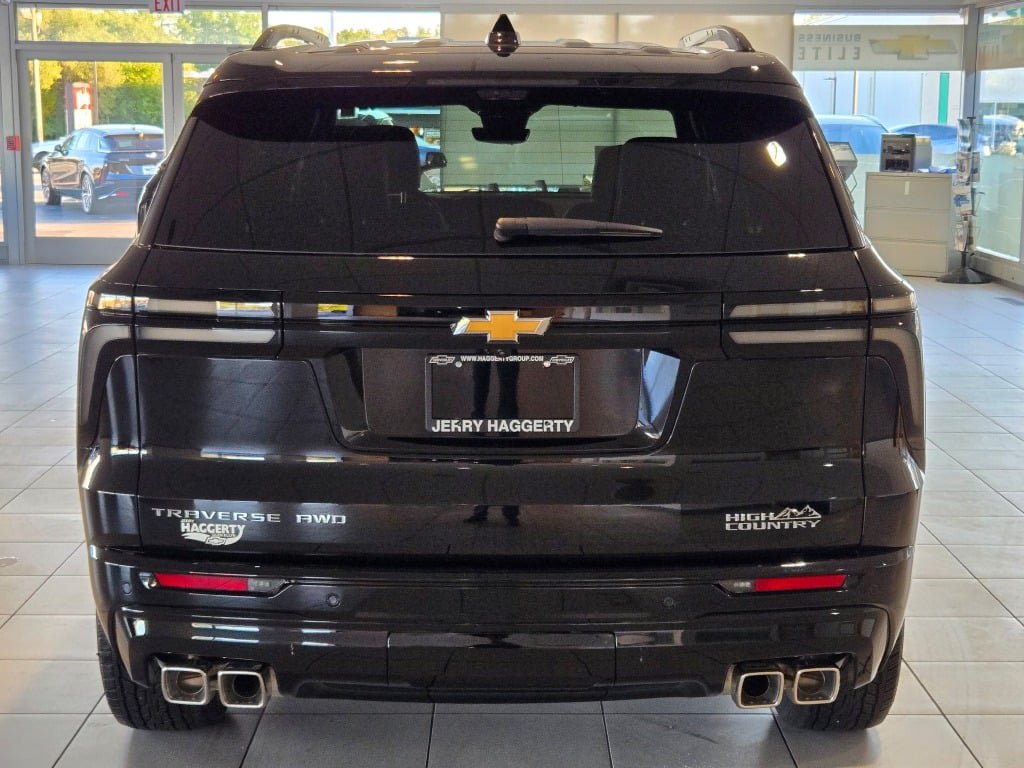 Used 2026 Chevrolet Traverse High Country w/ LPO, Floor Liner Package AWD/4WD image 13