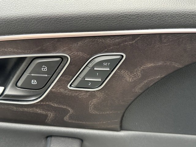 Used 2021 Audi Q8 Prestige image 12