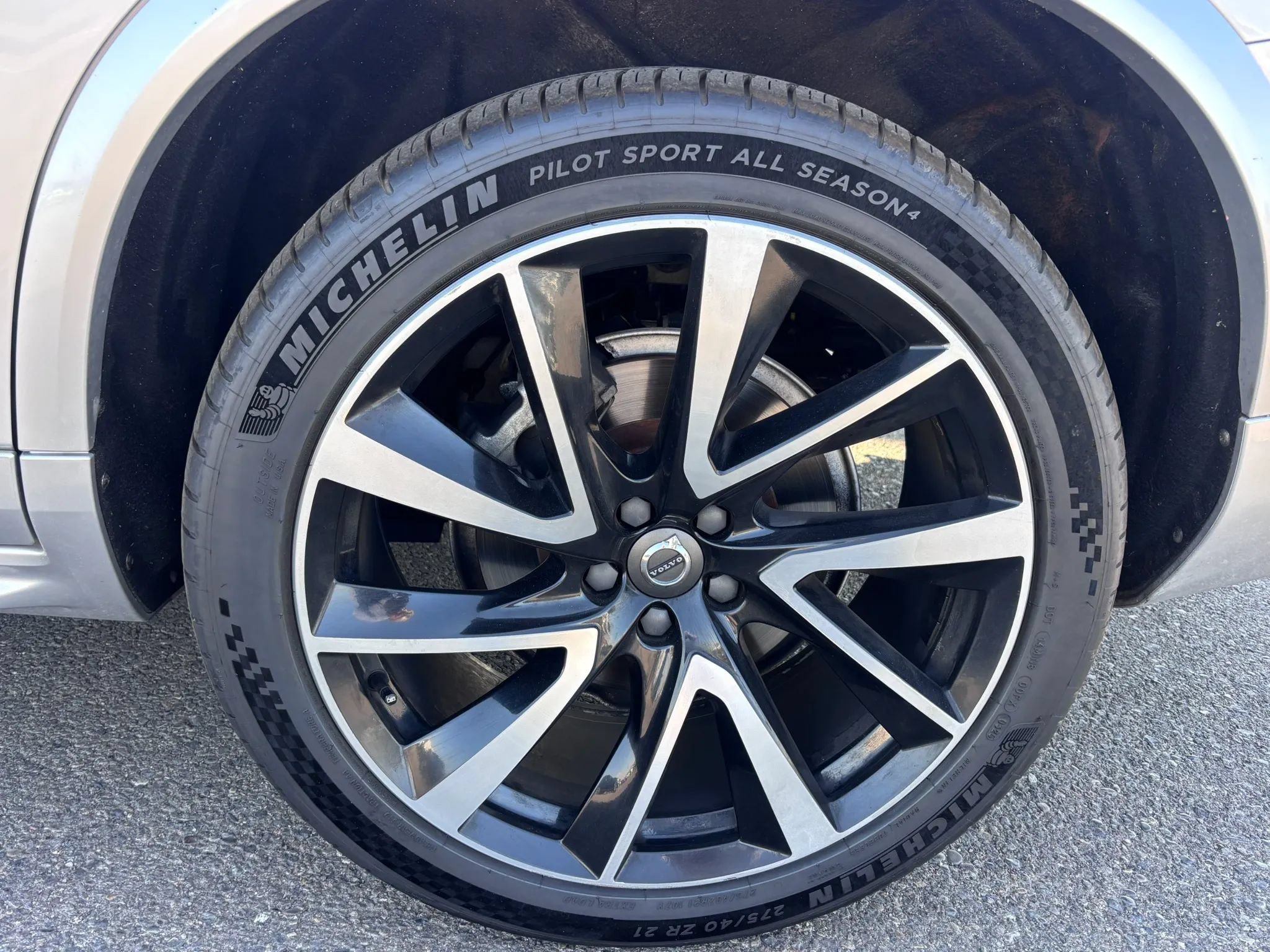 Used 2019 Volvo XC90 T6 Momentum w/ Advanced Package AWD/4WD image 6