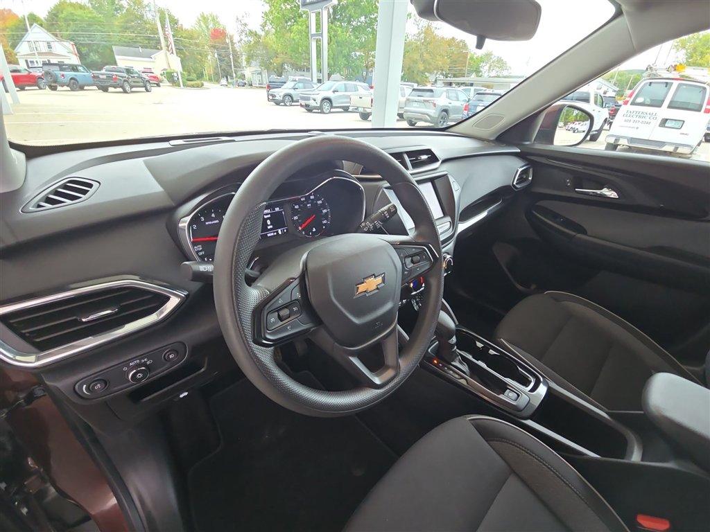 Used 2023 Chevrolet TrailBlazer LT FWD image 10