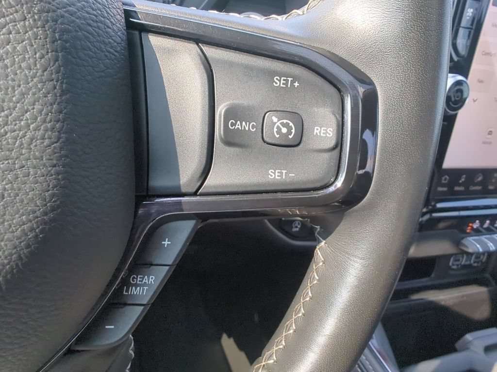 Used 2022 RAM 1500 Limited w/ Body Color Bumper Group AWD/4WD image 39