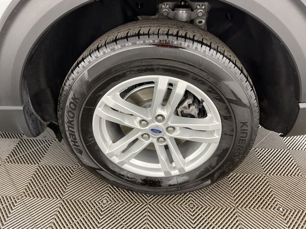 Used 2023 Ford Explorer XLT image 14