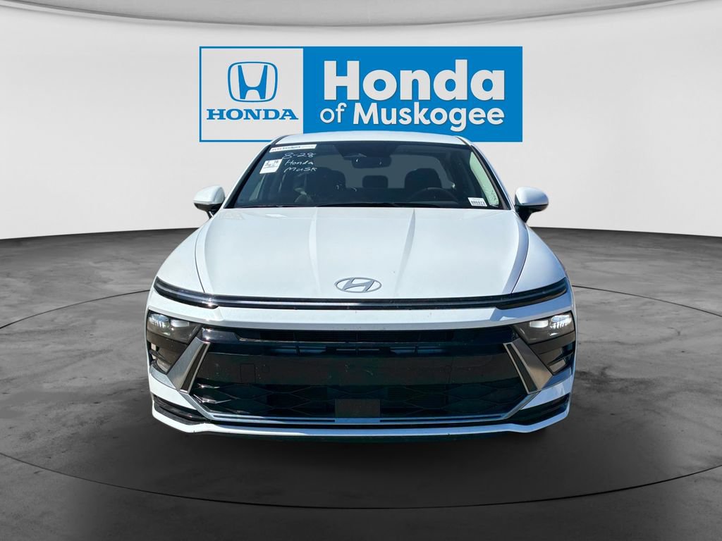 Used 2025 Hyundai Sonata SEL FWD image 2