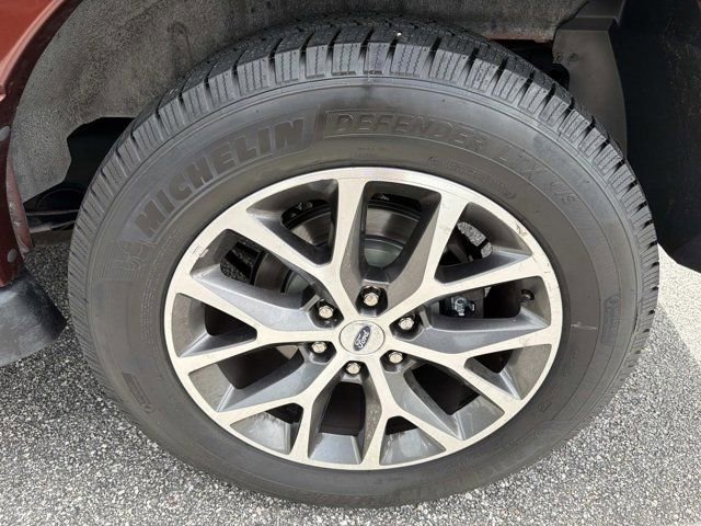 Used 2017 Ford Expedition XLT w/ Equipment Group 202A RWD image 31