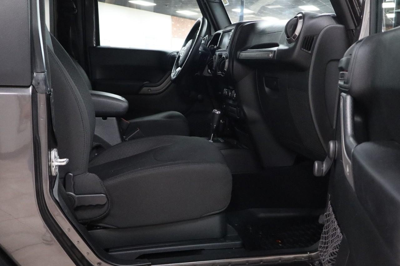 Used 2018 Jeep Wrangler Sport w/ Connectivity Group AWD/4WD image 20