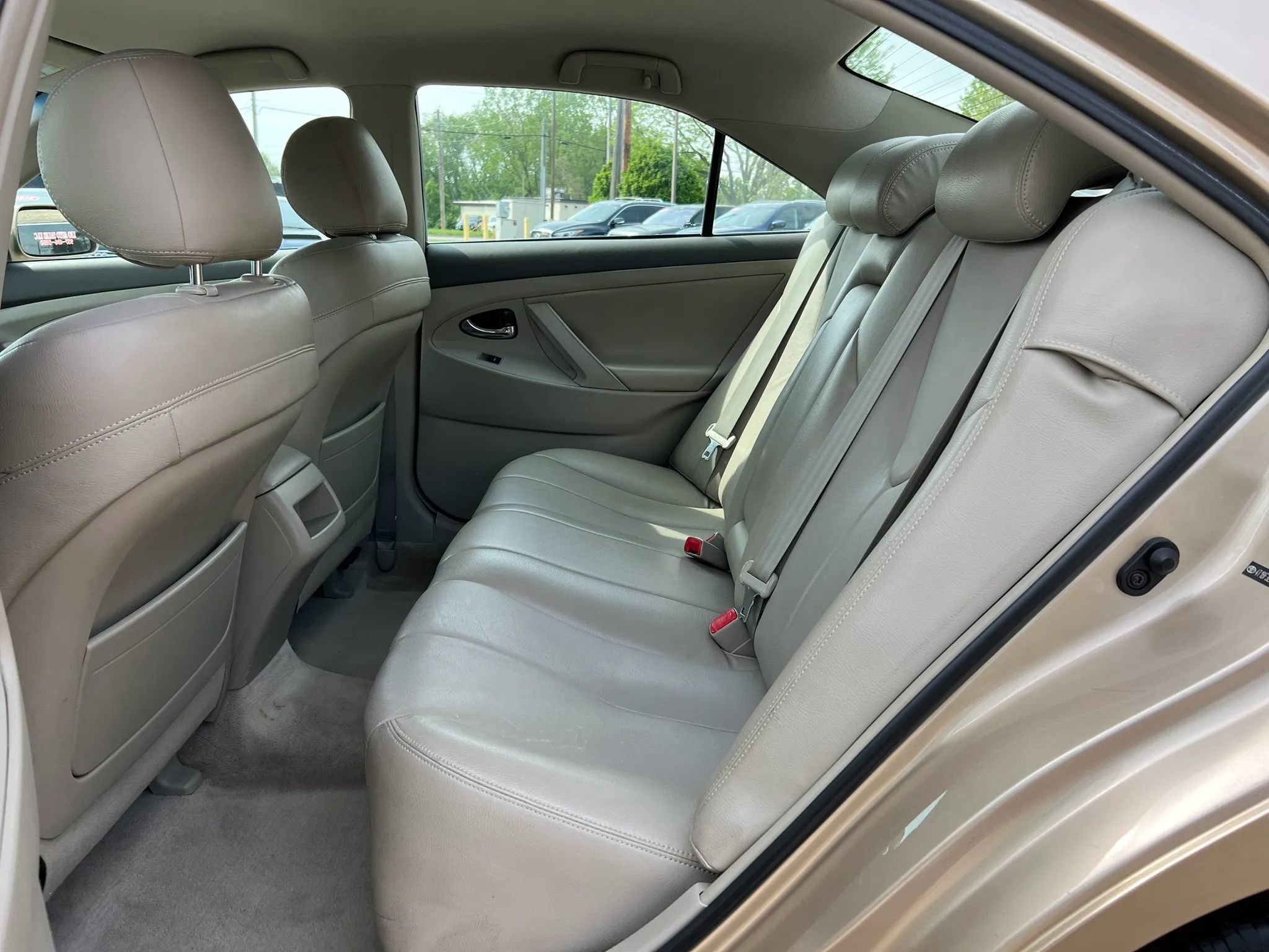 Used 2010 Toyota Camry FWD image 23