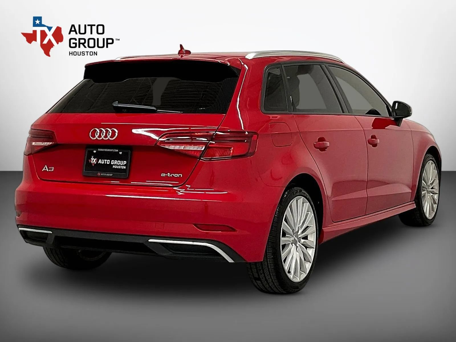 Used 2017 Audi A3 e-tron Premium w/ Sport Package FWD image 5