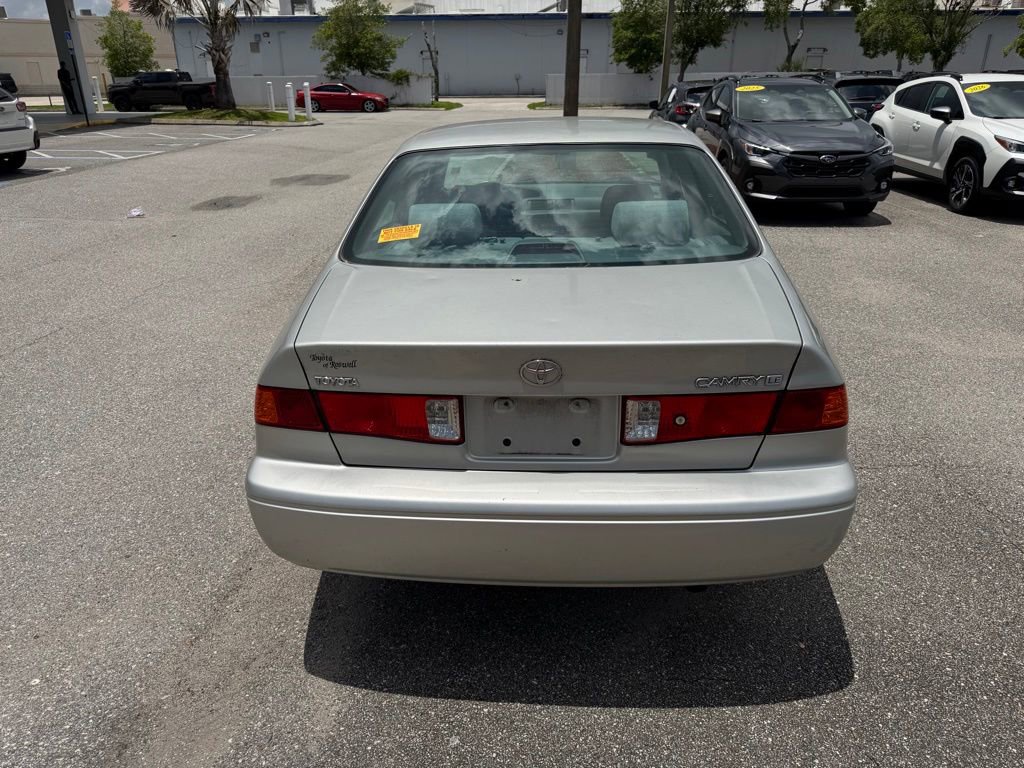 Used 2000 Toyota Camry LE FWD image 6