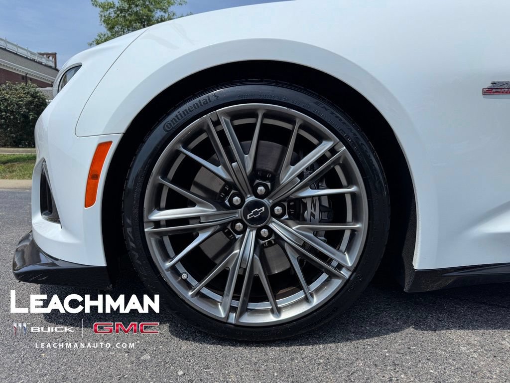 Used 2022 Chevrolet Camaro ZL1 RWD image 8
