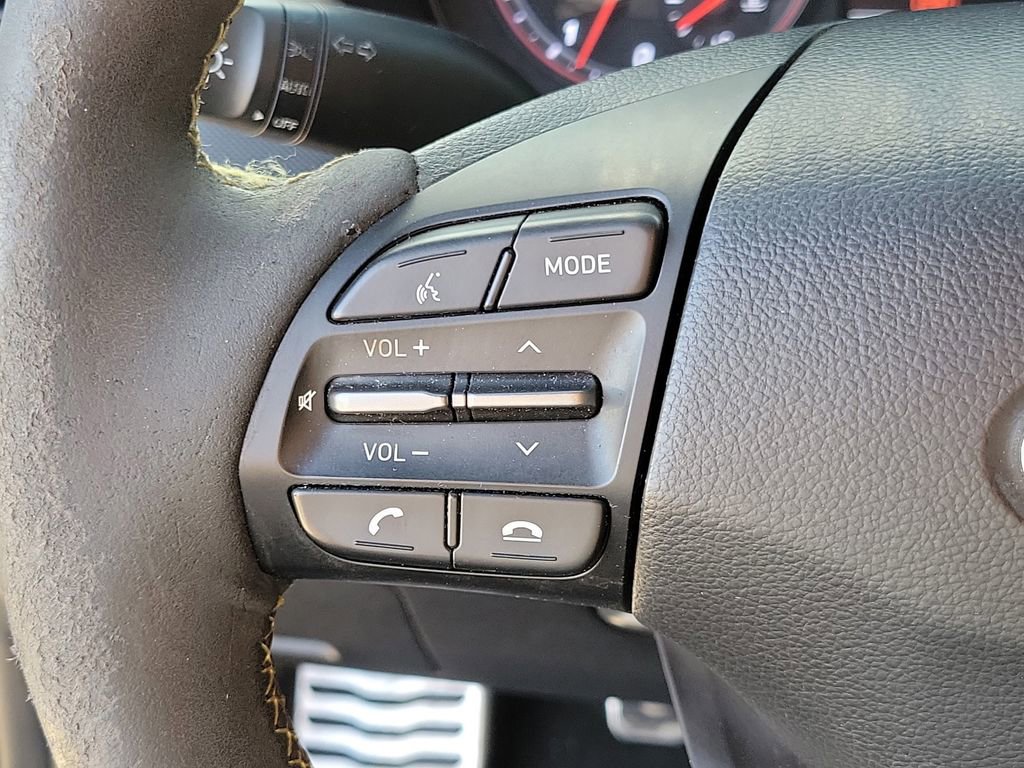 Used 2020 Hyundai Veloster Turbo R-Spec image 28