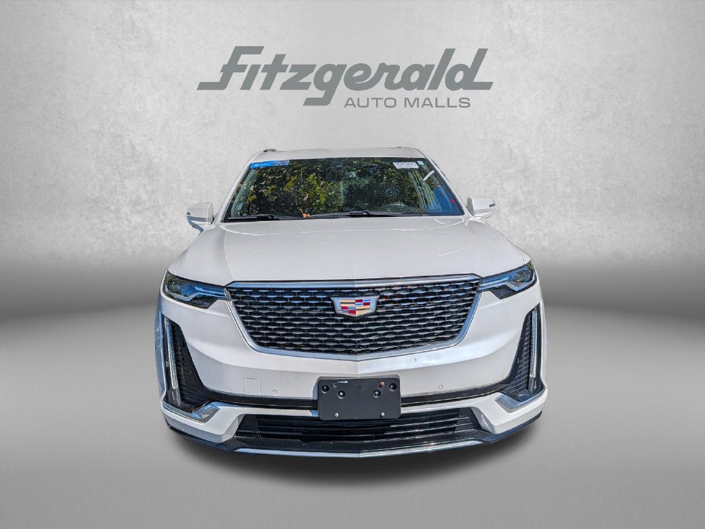 Used 2023 Cadillac XT6 Premium Luxury AWD/4WD image 2