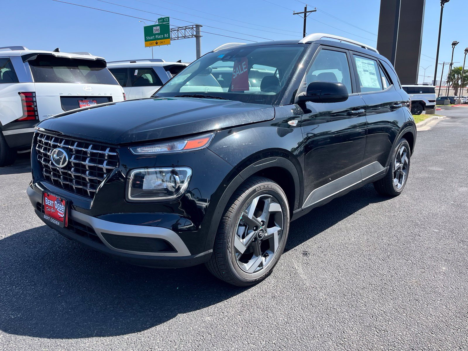New 2026 Hyundai Venue SEL FWD image 3