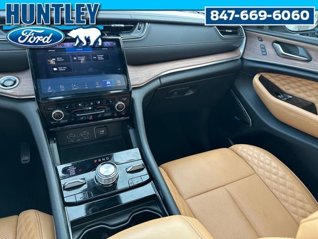 Used 2023 Jeep Grand Cherokee Summit w/ Luxury Tech Group V image 19