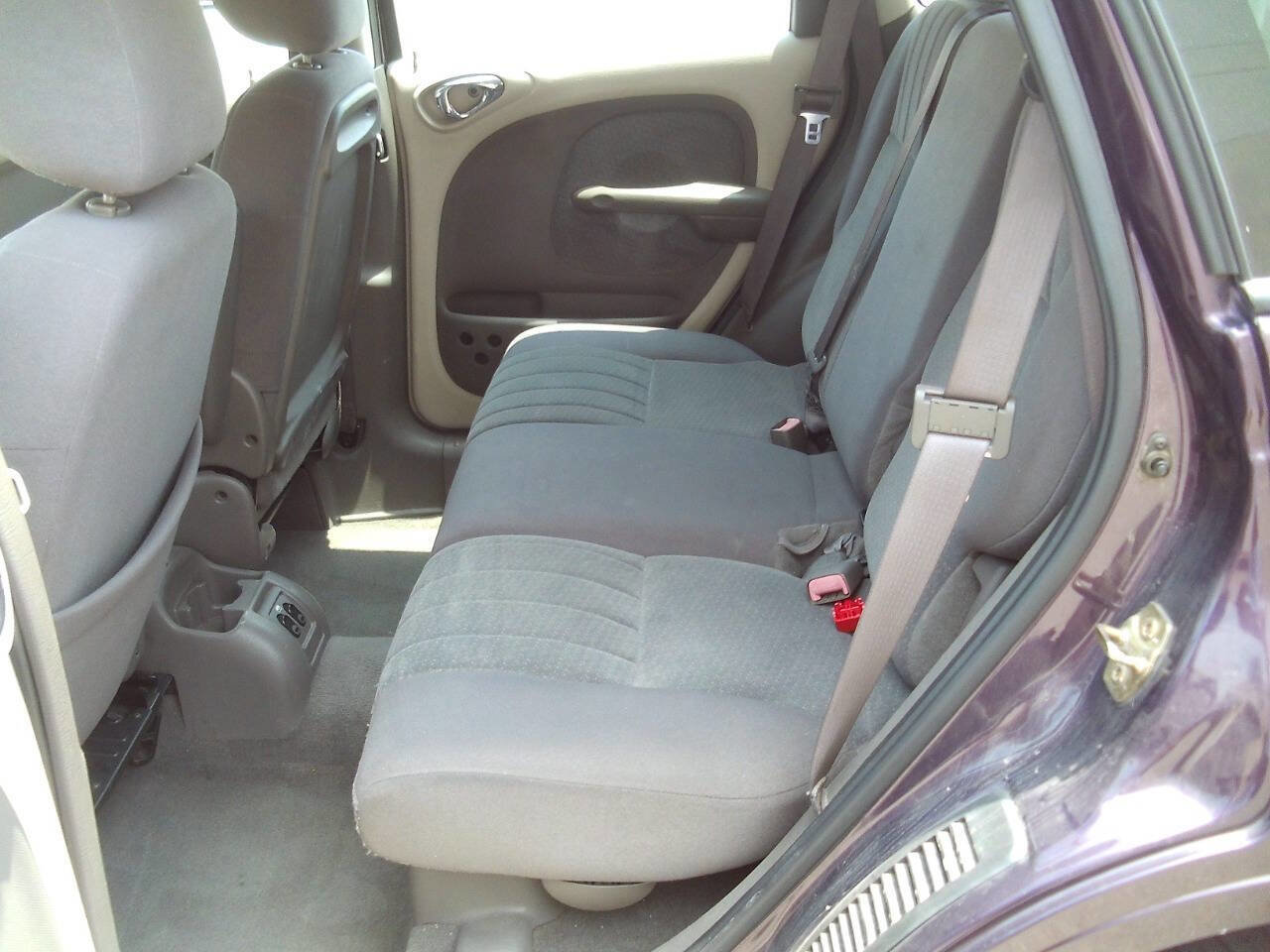 Used 2004 Chrysler PT Cruiser image 28
