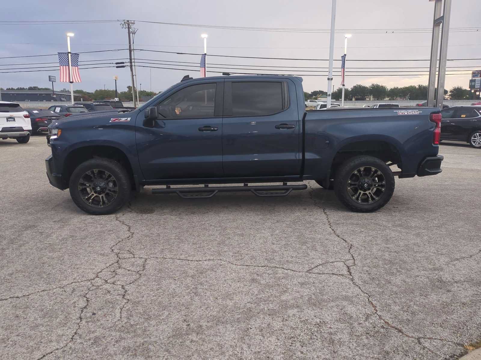 Used 2021 Chevrolet Silverado 1500 LT Trail Boss w/ LPO, Dark Essentials Package AWD/4WD image 5