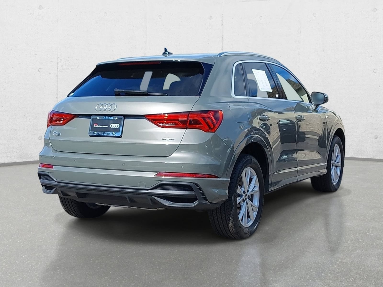 Certified 2025 Audi Q3 2.0T Premium w/ Convenience Package AWD/4WD image 5