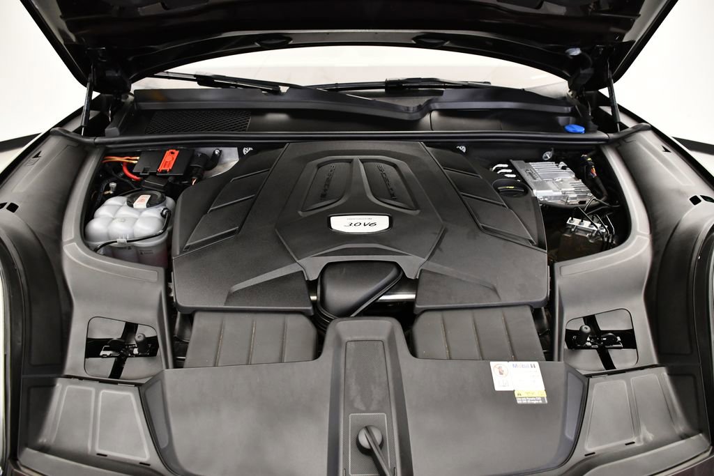 Used 2023 Porsche Cayenne Platinum Edition image 13