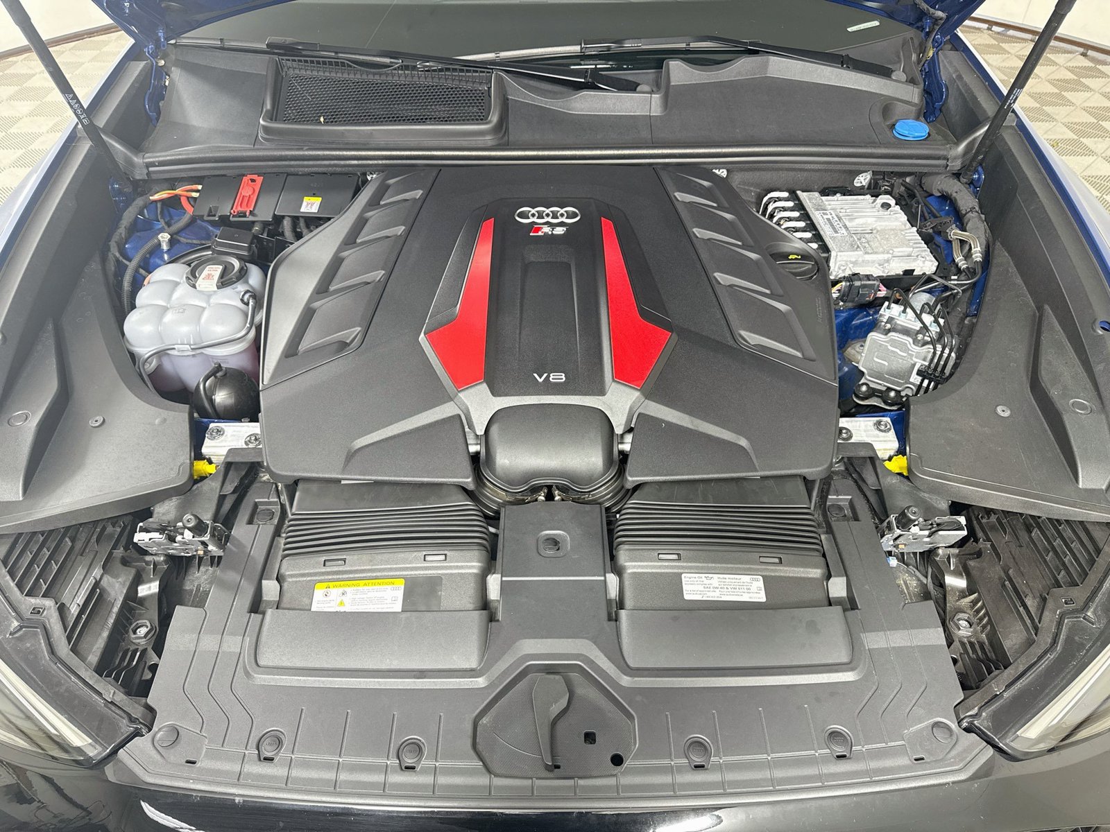 Certified 2025 Audi RS Q8 performance AWD/4WD image 29
