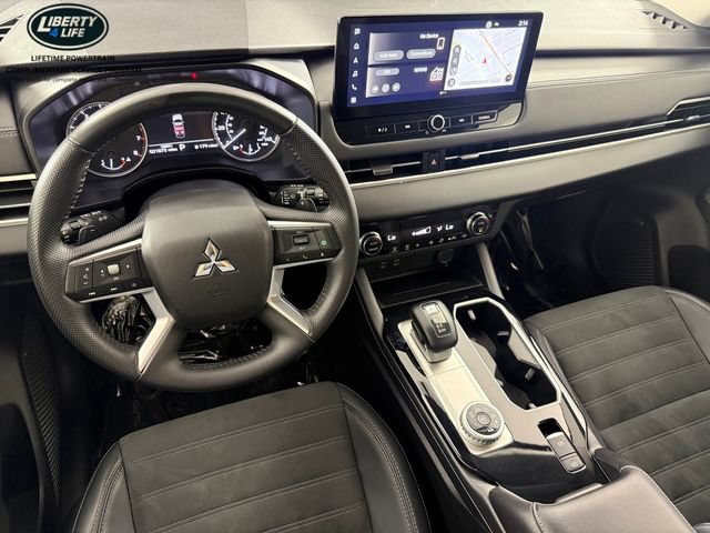 Used 2025 Mitsubishi Outlander SE AWD/4WD image 33