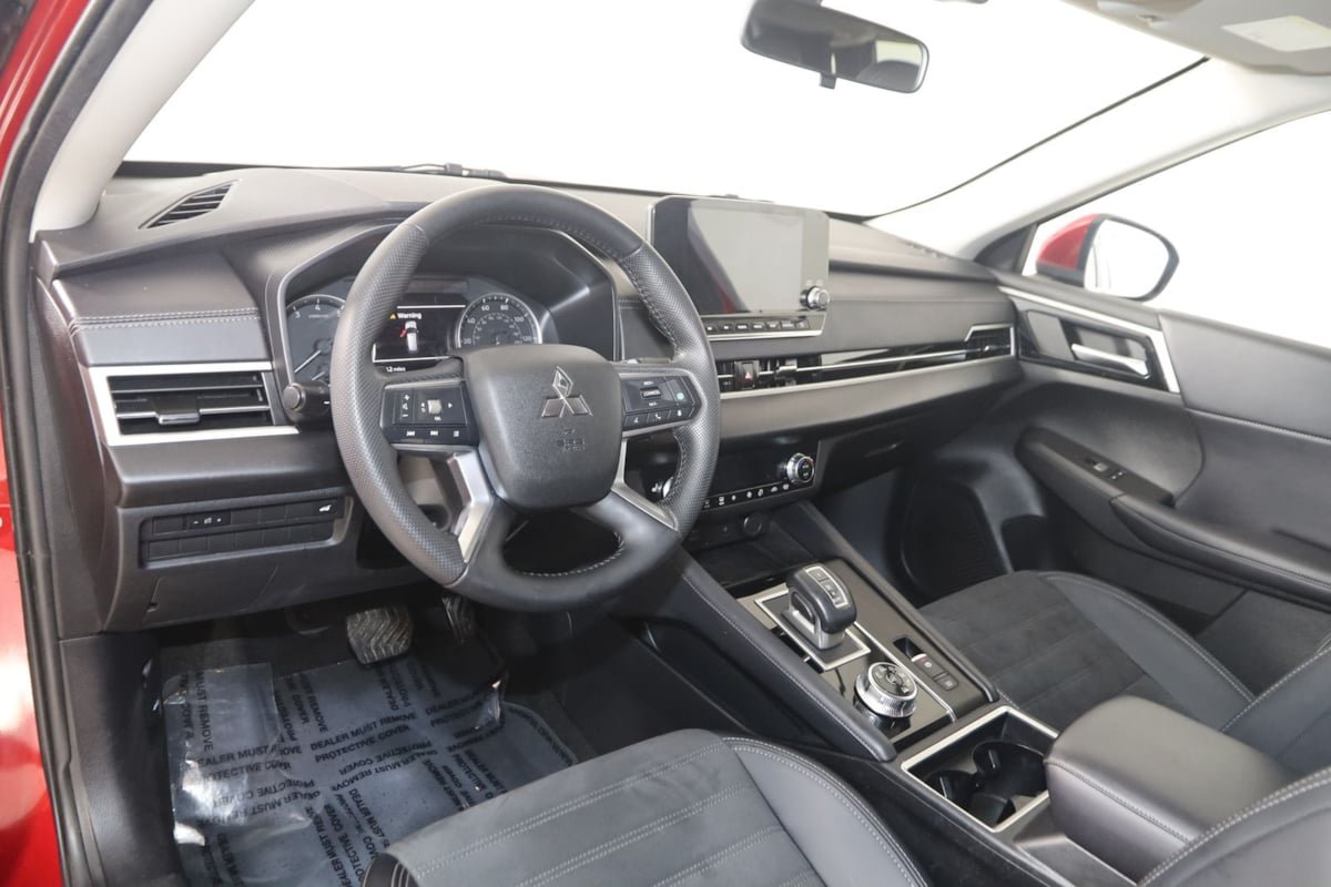 Used 2024 Mitsubishi Outlander Ralliart AWD/4WD image 25