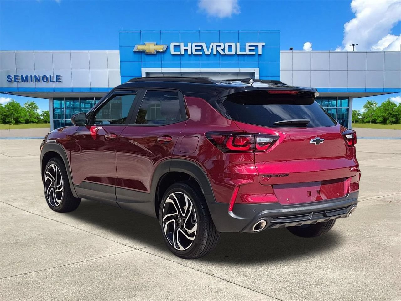 Used 2025 Chevrolet TrailBlazer RS w/ Convenience Package FWD image 3