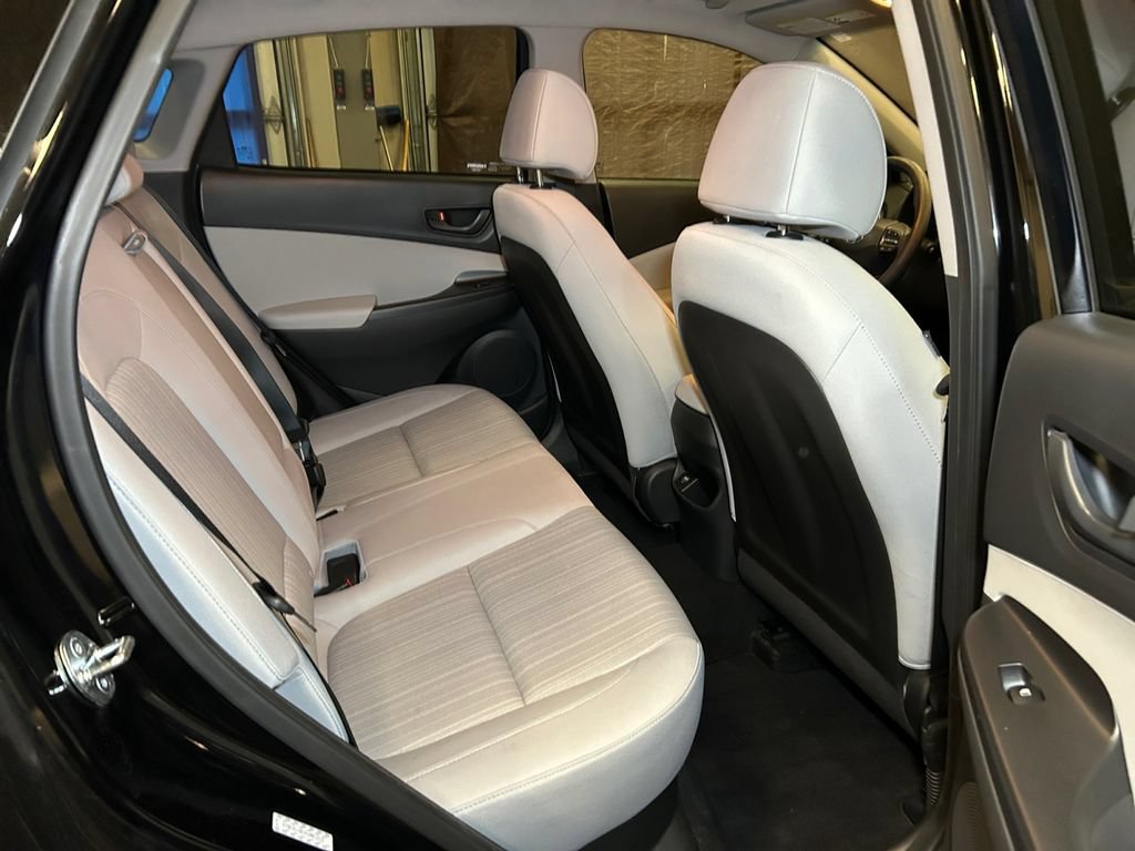 Used 2023 Hyundai Kona SEL AWD/4WD image 18