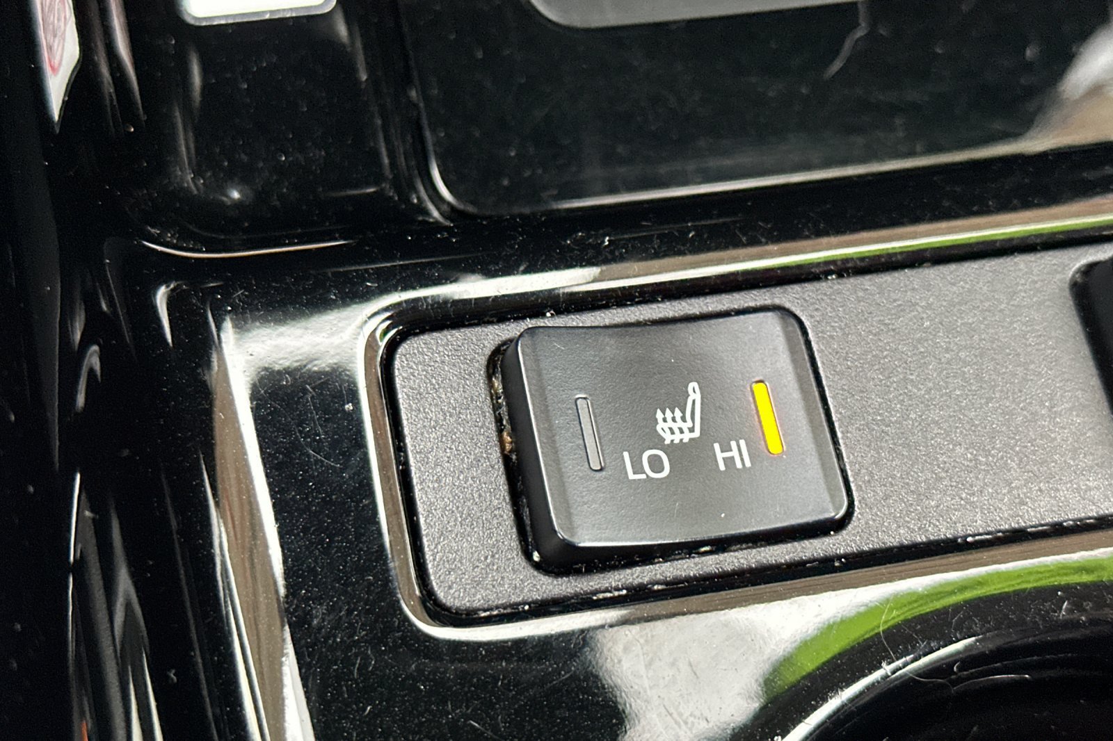 Certified 2022 Toyota Prius Prime XLE FWD image 30