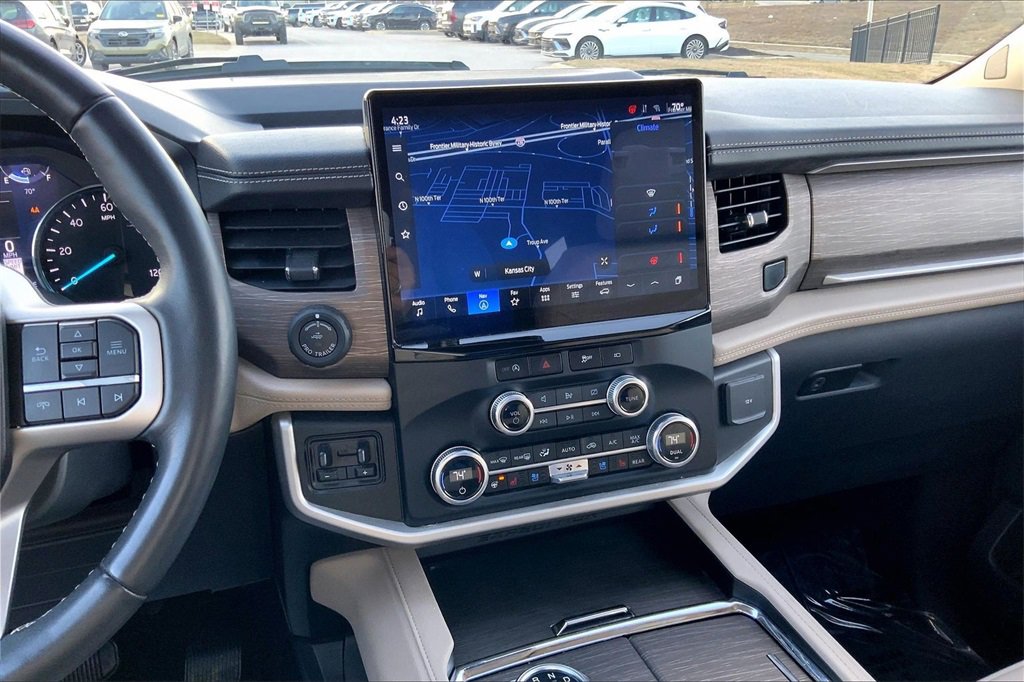 Used 2023 Ford Expedition Limited image 11