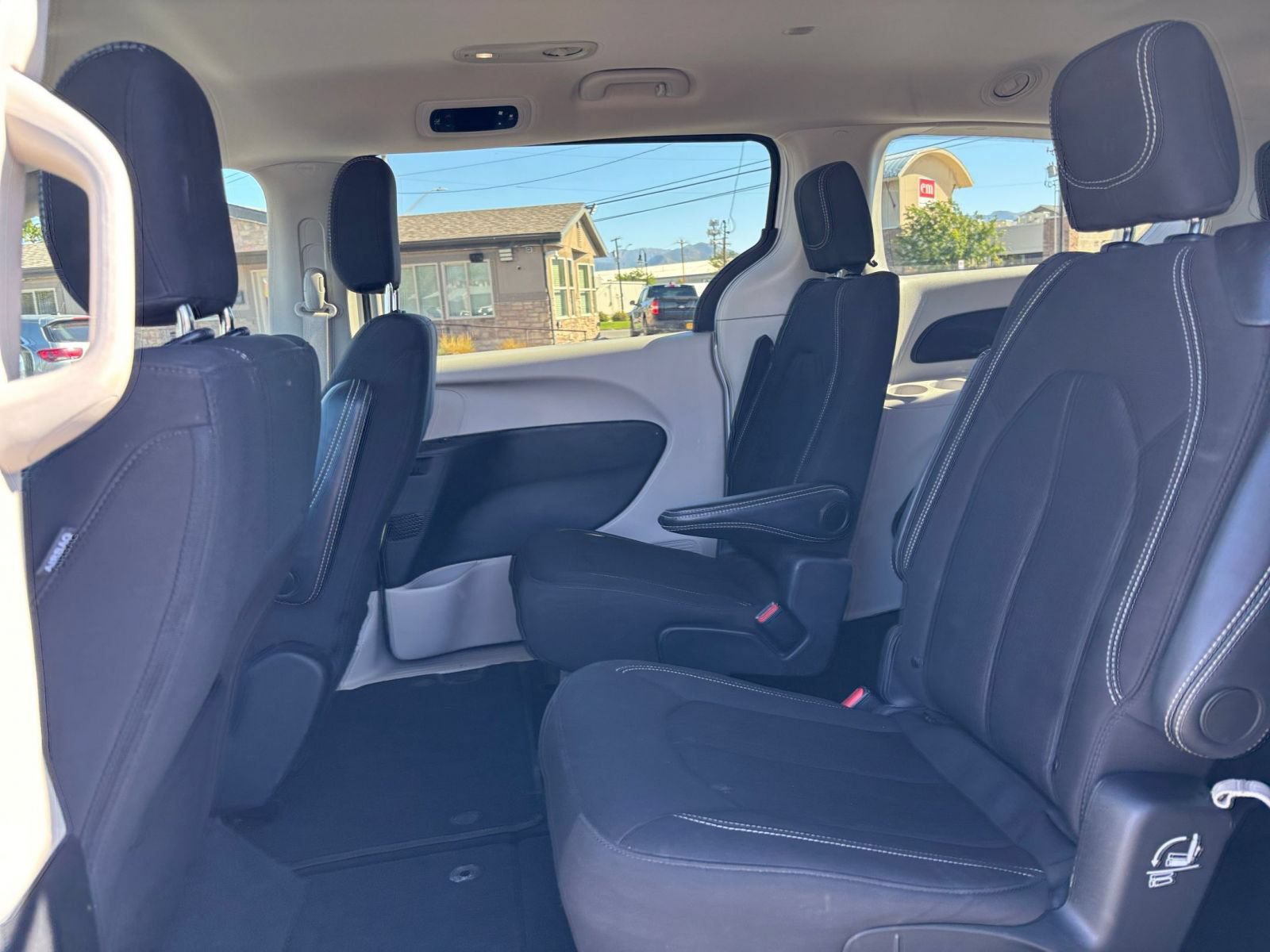 Used 2024 Chrysler Voyager LX FWD image 27