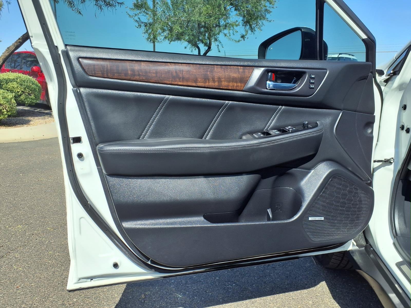 Used 2019 Subaru Outback 3.6R Limited AWD/4WD image 21