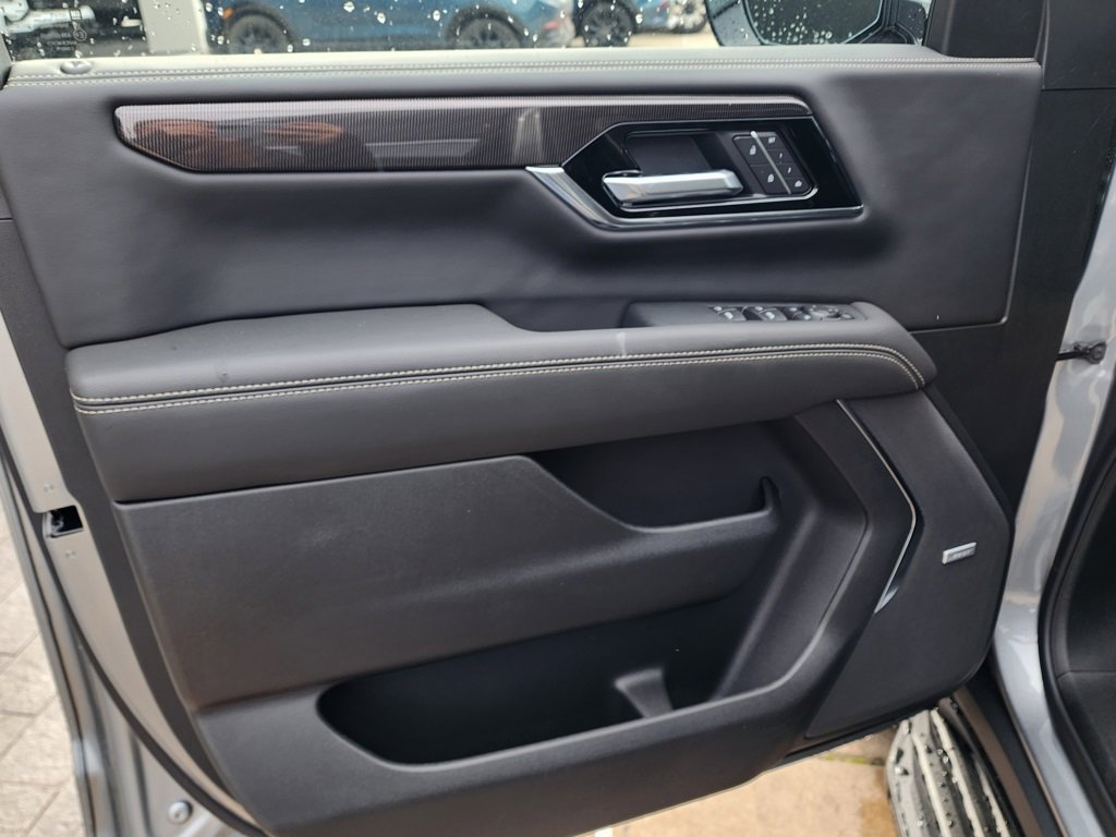 New 2026 GMC Yukon Elevation image 12