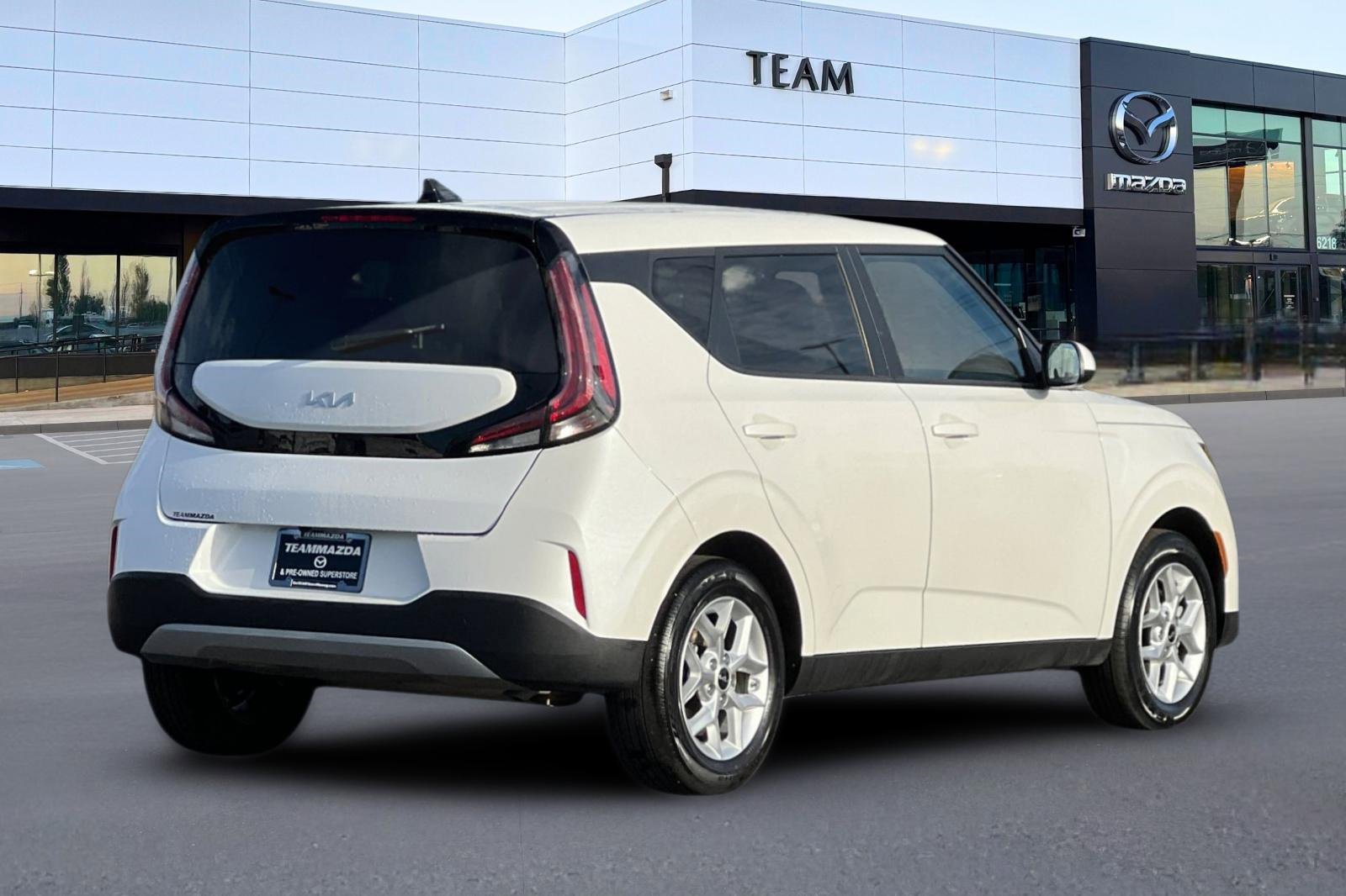 Used 2024 Kia Soul LX w/ Option Group 015 image 4