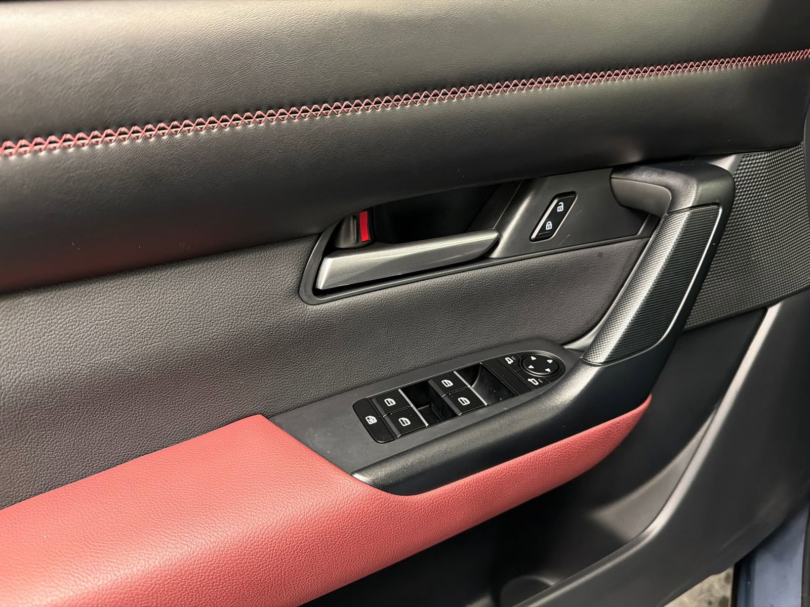 Certified 2025 MAZDA CX-50 AWD 2.5 Hybrid w/ Cargo Package image 35