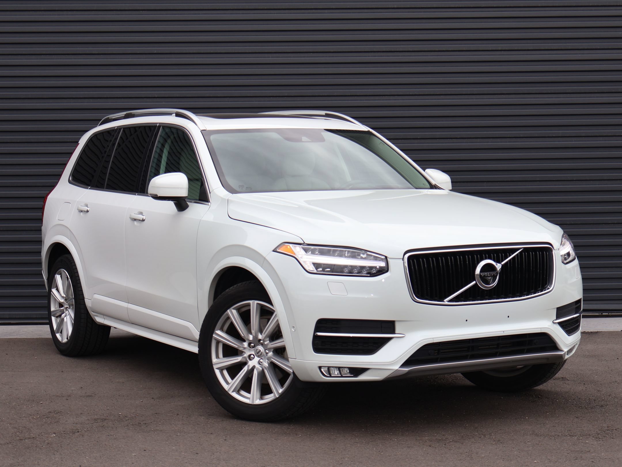 Used 2019 Volvo XC90 T6 Momentum w/ Advanced Package AWD/4WD image 3