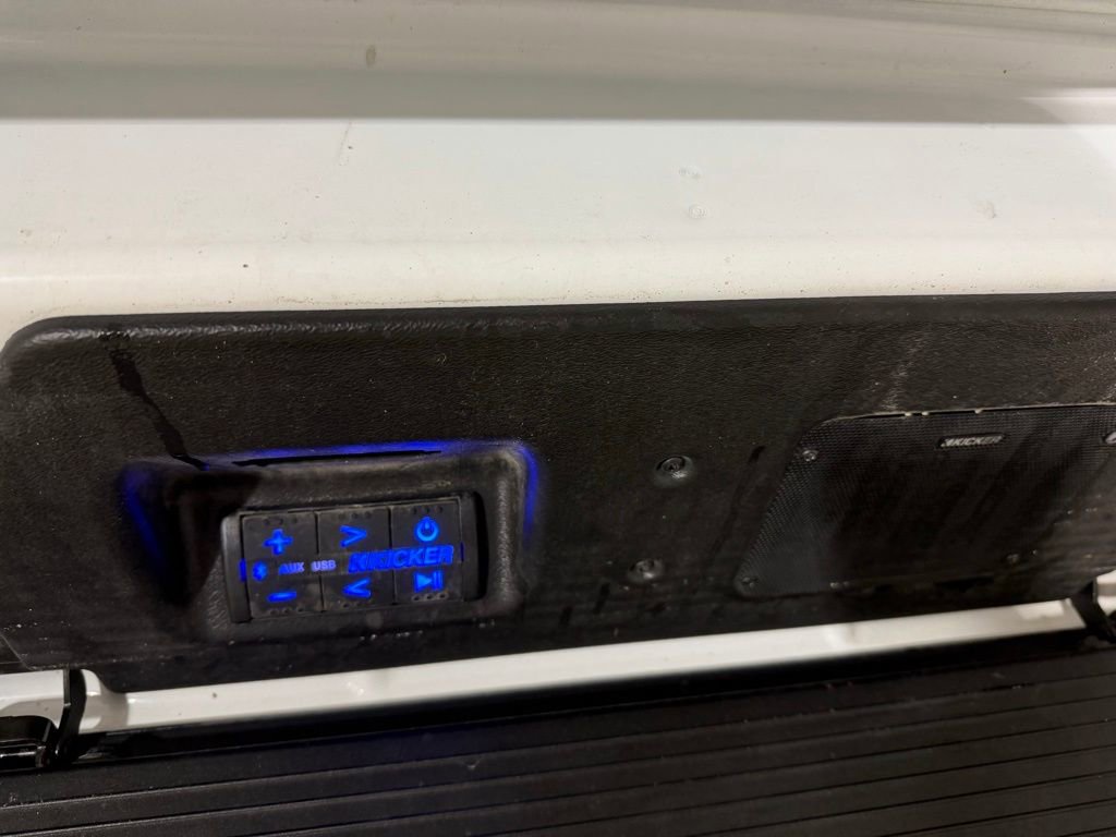 Used 2024 GMC Sierra 1500 AT4 w/ Technology Package image 8