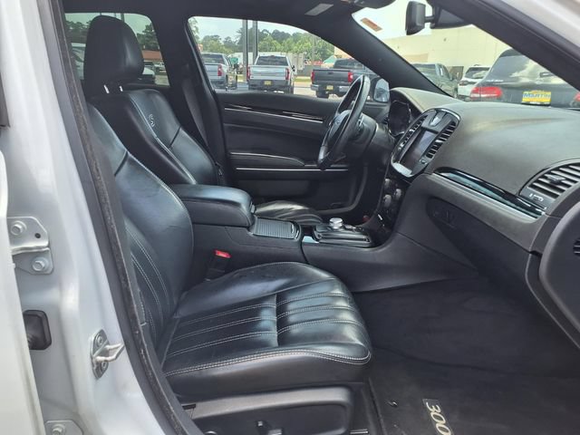 Used 2017 Chrysler 300 S RWD image 15