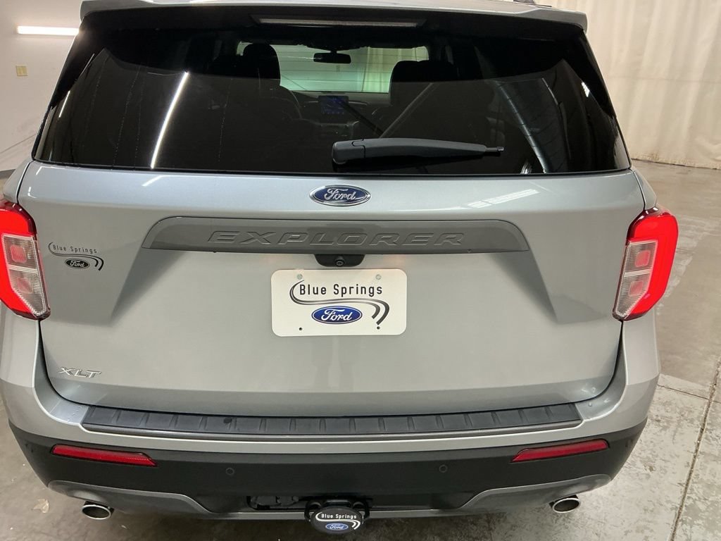 Used 2023 Ford Explorer XLT w/ Equipment Group 202A RWD image 9
